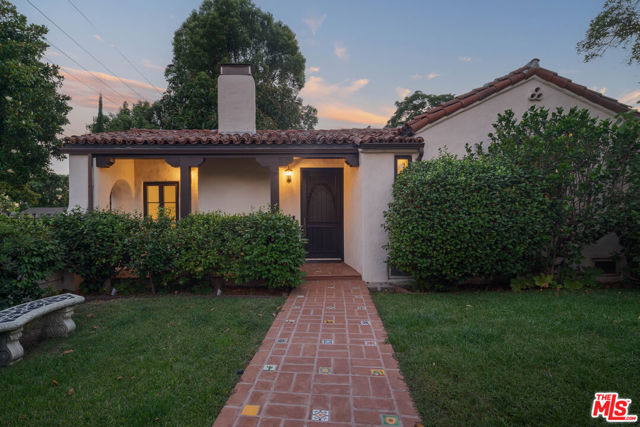333 Virginia Avenue, Pasadena CA: https://media.crmls.org/mediaz/2343b779-ee52-402a-85ee-de847c7d2fb3.jpg