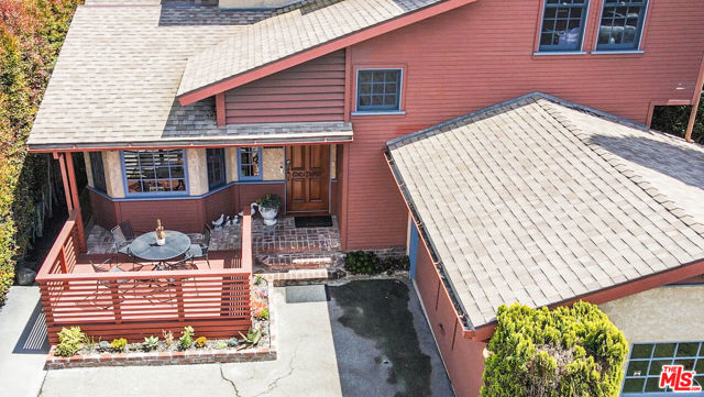 11136 Lucerne Avenue, Culver City CA: https://media.crmls.org/mediaz/23440aa2-bc1b-4fcb-85f8-cc5758282e05.jpg