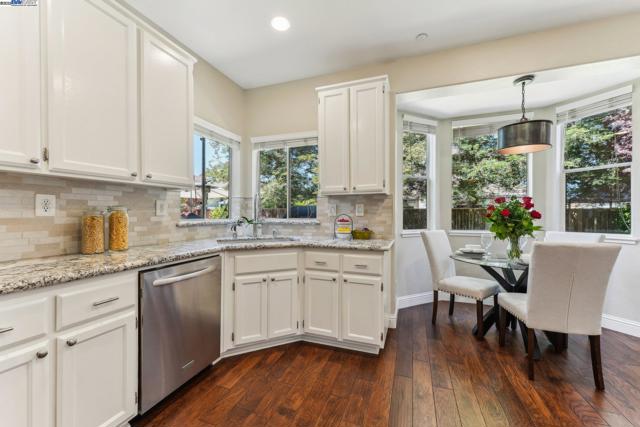1159 Vintner Pl, Livermore CA: https://media.crmls.org/mediaz/23444a70-2b05-4ecd-9a49-a317da673e20.jpg