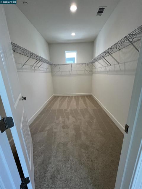 1614 Ashwood Drive, Pittsburg CA: https://media.crmls.org/mediaz/23448114-c700-4d4b-ad6e-4c62c7768011.jpg