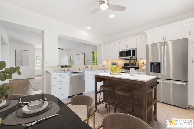 78712 Postbridge Circle, Palm Desert CA: https://media.crmls.org/mediaz/23457f35-084a-4b1d-a9e2-8618b5e7db6a.jpg