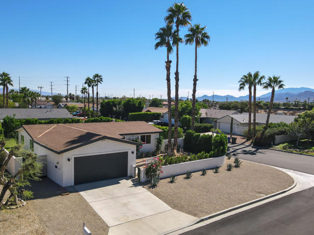 2034 Marni Court, Palm Springs CA: https://media.crmls.org/mediaz/234583f1-d880-4488-8fae-bdcc55c294f9.jpg