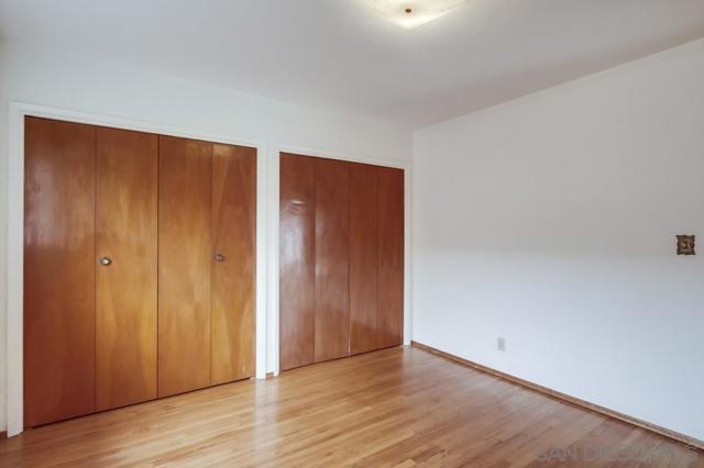 1354 Chalcedony St, San Diego CA: https://media.crmls.org/mediaz/2345ad4c-ec96-442f-b168-d472591665c3.jpg