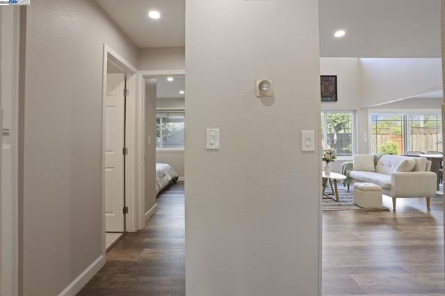 10034 Foxboro Cir, San Ramon CA: https://media.crmls.org/mediaz/23460969-c301-4cc2-9099-7cd376f8836f.jpg