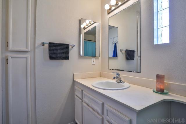 327 61st STREET, San Diego CA: https://media.crmls.org/mediaz/2346787b-f076-47ab-8fb9-52c58c9a17ef.jpg