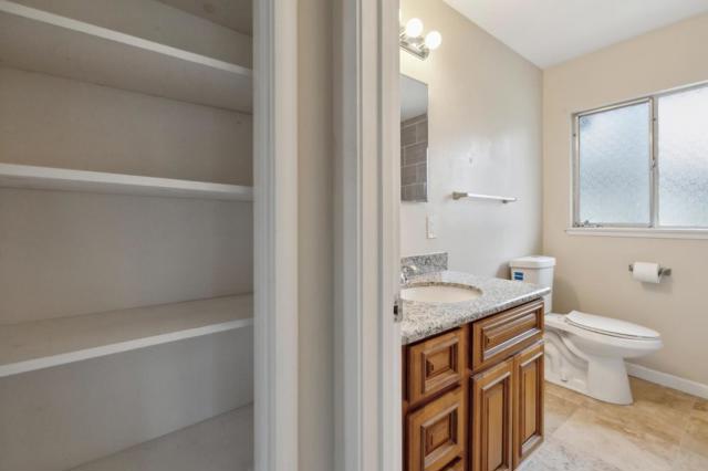15 Kent Place, Menlo Park CA: https://media.crmls.org/mediaz/2346a418-80f4-4dd1-beb5-d878b3596c95.jpg