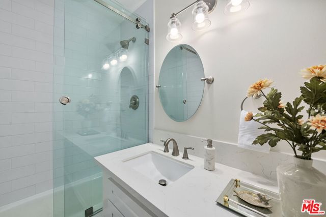 10751 Wilshire Boulevard, Los Angeles CA: https://media.crmls.org/mediaz/2346fb8d-d60b-4195-8bdc-58cdbb968b0c.jpg