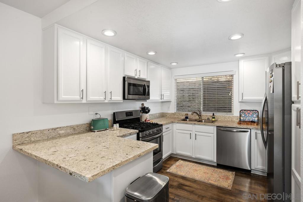 1534 Glenwood - photo 4