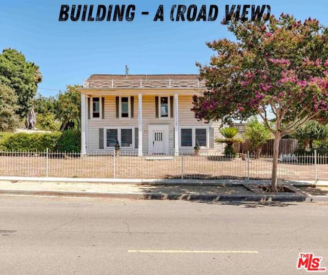5706 Pioneer Boulevard, Whittier CA: https://media.crmls.org/mediaz/2347bedf-c2f3-4064-9da1-7b7467daf9c4.jpg