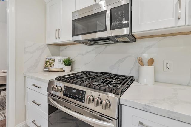 597 Singley Dr, Milpitas CA: https://media.crmls.org/mediaz/2347ce8e-939b-43a1-8a4a-895347b22c10.jpg