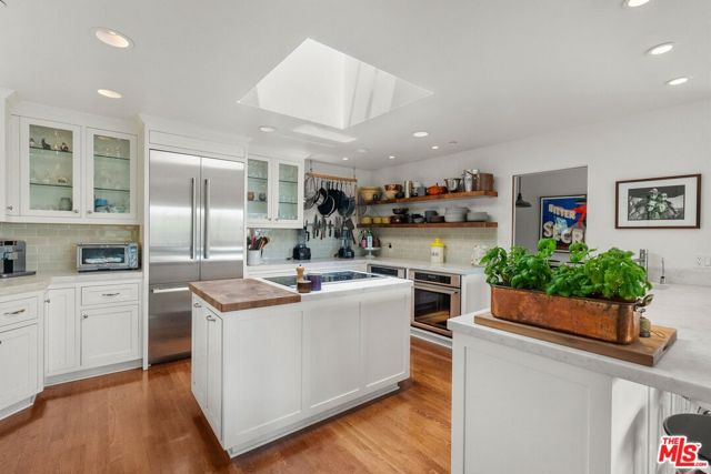 10697 Calle Quebrada, Goleta CA: https://media.crmls.org/mediaz/2347db82-0a9c-4817-a4f7-b1a821c4ead8.jpg