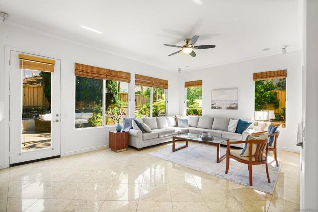 5032 Manor Ridge Ln, San Diego CA: https://media.crmls.org/mediaz/2347e554-2736-4dc0-a838-ba7a16ca0b14.jpg
