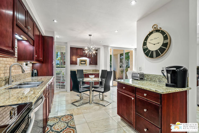 2522 N Whitewater Club Drive #D, Palm Springs, CA 92262