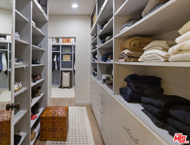 13439 Java Drive, Los Angeles CA: https://media.crmls.org/mediaz/2348587f-f265-4abe-80f2-52c349fbb6f5.jpg