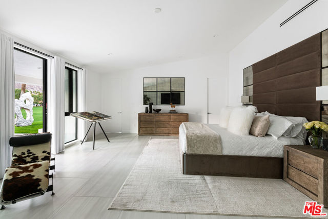 49723 Avenida Montero, La Quinta CA: https://media.crmls.org/mediaz/2349217c-61d7-4f79-9567-fdfe08495799.jpg