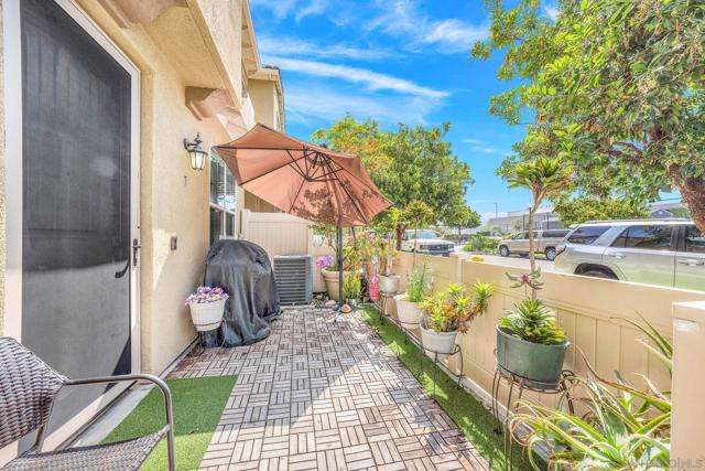 1367 Santa Diana Rd, Chula Vista CA: https://media.crmls.org/mediaz/23494602-55ae-41a4-9f3e-fba162ed8ed0.jpg