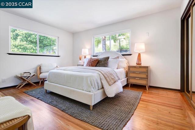 25 Whitehall Dr, Orinda CA: https://media.crmls.org/mediaz/2349487d-241c-4fc6-a609-068249f4d11b.jpg
