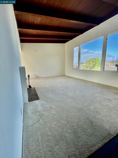 3530 Clinton Ave, Richmond CA: https://media.crmls.org/mediaz/234983c9-6af1-4693-baad-f68925cc0868.jpg