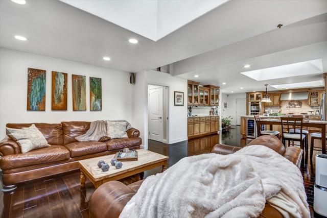 372 Fleming Avenue, San Jose CA: https://media.crmls.org/mediaz/234a5e34-8a81-43b9-87d9-3218590dfb44.jpg