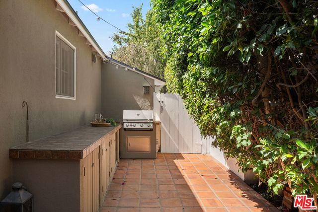 9742 Saturn Street, Los Angeles CA: https://media.crmls.org/mediaz/234a6f7f-c2cc-4de3-a1e9-f1bbbc97bccc.jpg