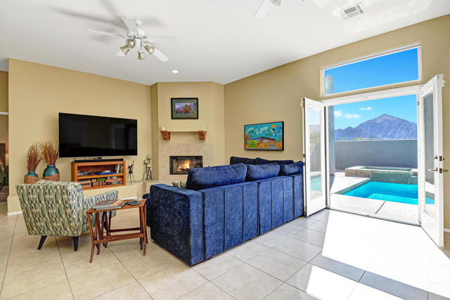 78595 Saguaro Road, La Quinta CA: https://media.crmls.org/mediaz/234aaf3f-e27a-4276-ae42-5a6e468eea78.jpg