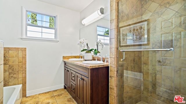 Bathroom #1 (Dual Sinks - Separate Tub & Shower)