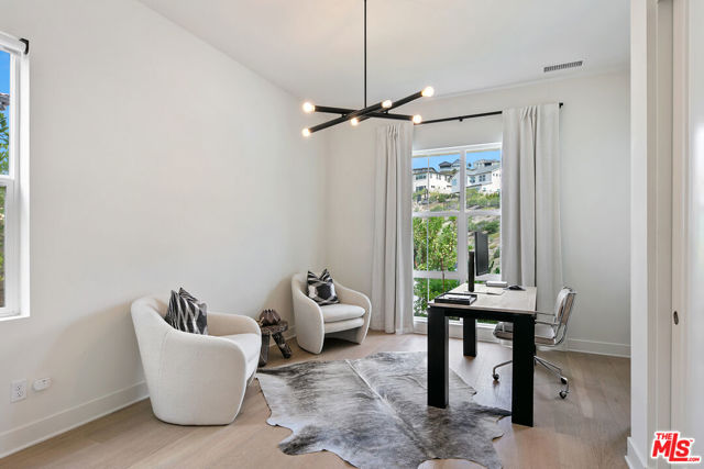 21316 Poema Place, Chatsworth CA: https://media.crmls.org/mediaz/234b640d-1af8-43fb-bef9-9f5666088365.jpg