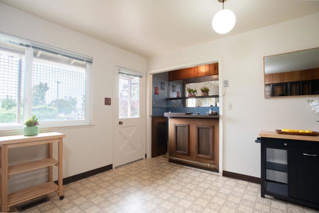 572 Cherry Avenue, San Bruno CA: https://media.crmls.org/mediaz/234b77ca-aa9f-413c-be53-4768a212d343.jpg