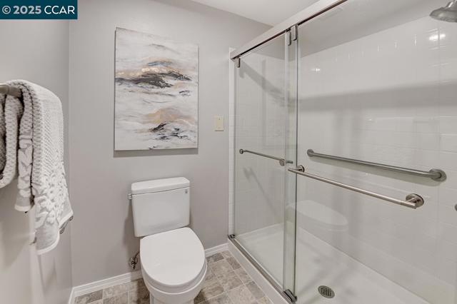 1840 Tice Creek Dr, Walnut Creek CA: https://media.crmls.org/mediaz/234bb8d2-85db-42bf-8942-680740e49b89.jpg