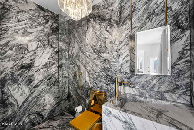 25665 Mulholland Highway, Calabasas CA: https://media.crmls.org/mediaz/234bc24f-88a7-4c9e-9e80-58a61b601032.jpg