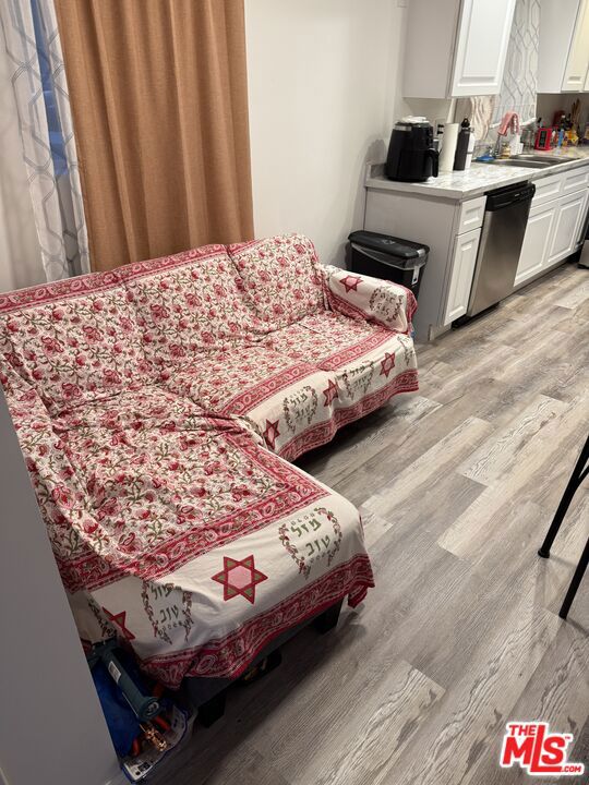 1501 Hartsook Street, Sherman Oaks CA: https://media.crmls.org/mediaz/234c09cf-b419-4bc3-8b18-63cb23a779f3.jpg
