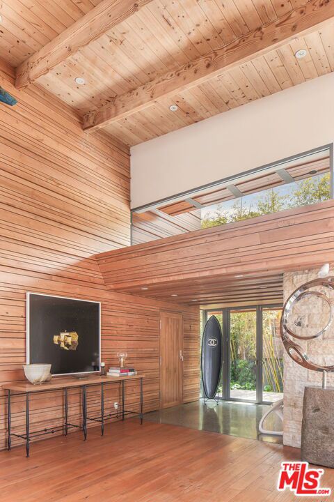 345 W Channel Road, Santa Monica CA: https://media.crmls.org/mediaz/234c2b2c-9e85-4b38-a31a-879c1a4cbfa8.jpg