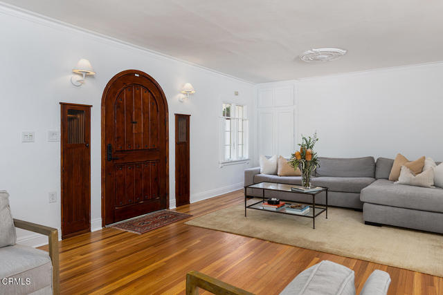 1159 N Chester Avenue, Pasadena CA: https://media.crmls.org/mediaz/234c8af4-569d-4d95-b158-c50a794bcd21.jpg