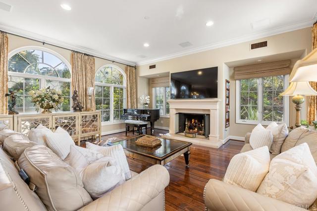 Image 4 of 63 For 7729 Calle Amanacer