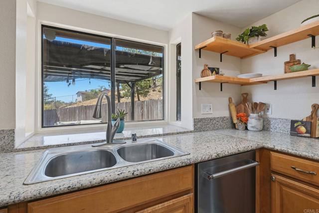 1851 Normandy Gln, Escondido, CA 92027 photo 16