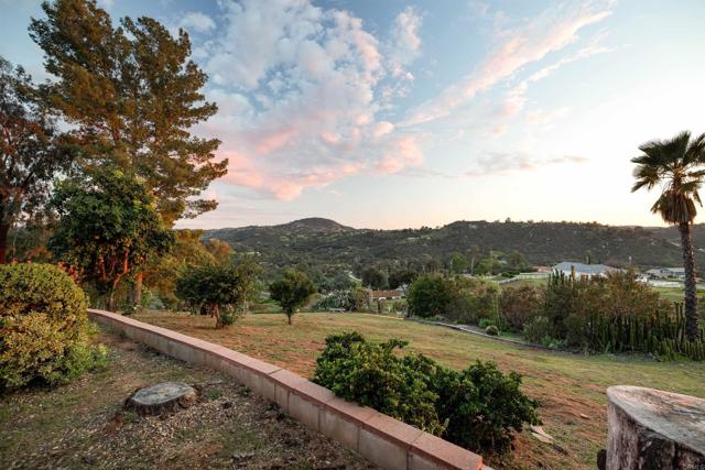 11671 Mesa Verde, Valley Center CA: https://media.crmls.org/mediaz/234e2da4-1f1c-4455-bac9-51c5d42574b3.jpg