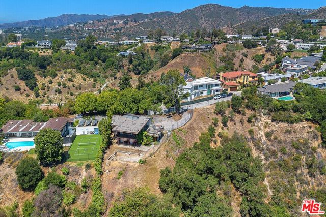 11287 Chalon Road, Los Angeles CA: https://media.crmls.org/mediaz/234f3822-08d2-4704-a375-6e35abc76ad5.jpg