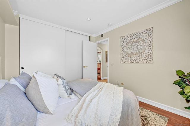 4459 Dorchester Pl, Carlsbad CA: https://media.crmls.org/mediaz/234fecea-ecea-4966-88e6-369bf21a43f7.jpg