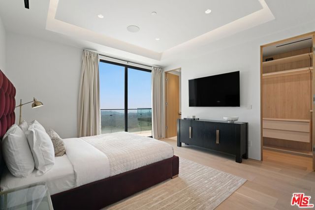 2180 Stradella Road, Los Angeles CA: https://media.crmls.org/mediaz/234ffc03-96cf-4184-b86f-61eba64eb2ec.jpg