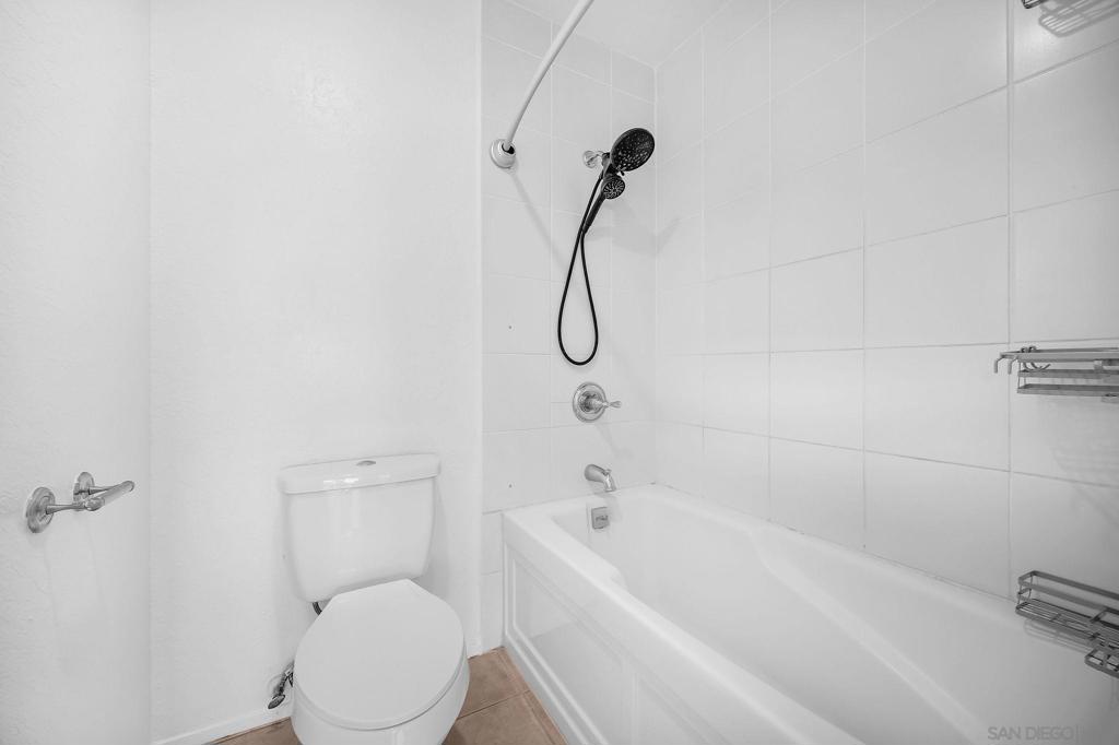 https://media.crmls.org/mediaz/23528a7b-70e8-4776-ab10-afd531da412f.jpg?preset=X-Large