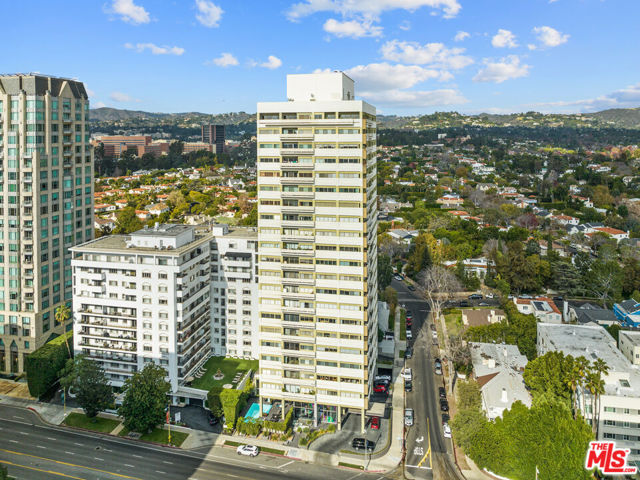10701 Wilshire Boulevard, Los Angeles CA: https://media.crmls.org/mediaz/2352ea20-2834-4796-85cd-12cd05f85fbb.jpg