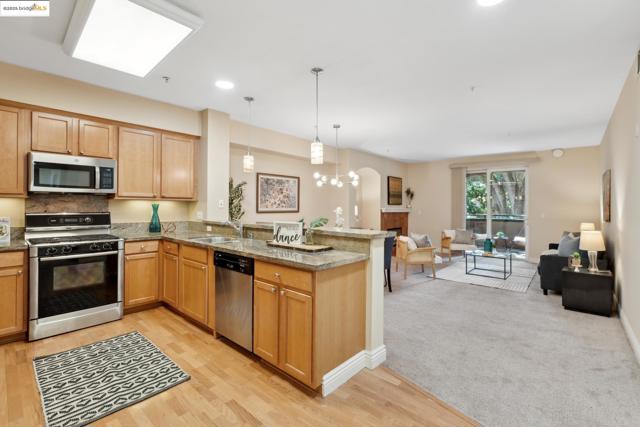 1310 Creekside Dr, Walnut Creek CA: https://media.crmls.org/mediaz/23530565-30ba-4dc0-849f-d2ebbef68a2c.jpg