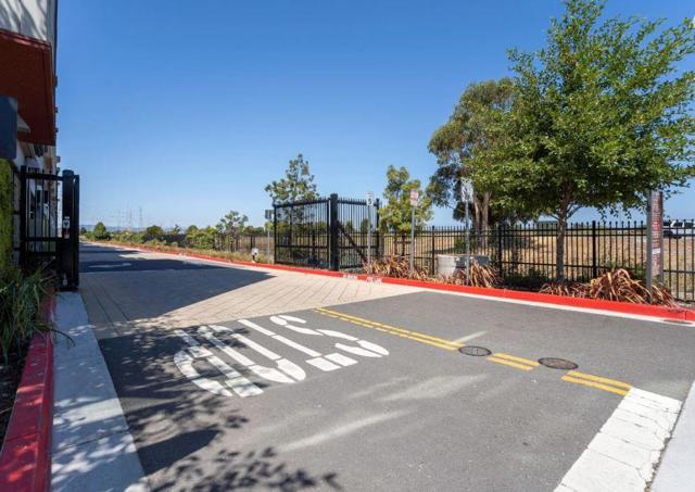 400 Mariners Island Boulevard, San Mateo CA: https://media.crmls.org/mediaz/23531a58-5f22-478f-9603-014b2499205b.jpg