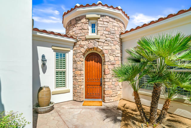 76158 Via Montelena, Indian Wells CA: https://media.crmls.org/mediaz/2353208d-e675-4416-a4c8-b12204ea6068.jpg
