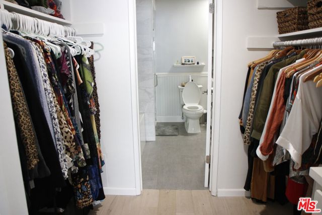 10240 Camarillo Street, Toluca Lake CA: https://media.crmls.org/mediaz/23536036-c50c-4fb1-ace7-f34a3541620d.jpg