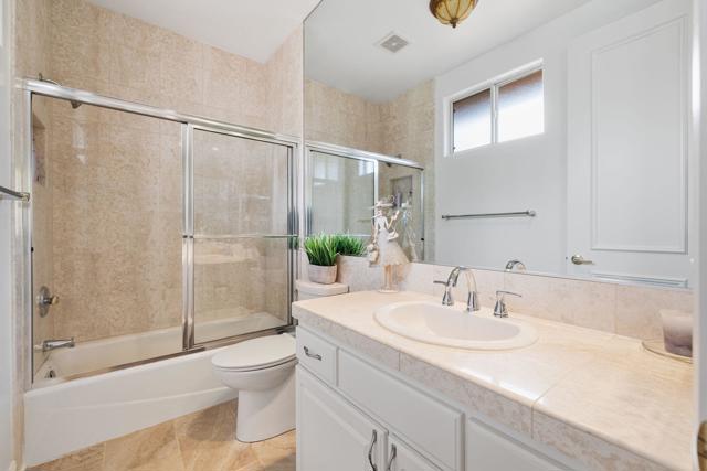 47605 Via Florence, La Quinta CA: https://media.crmls.org/mediaz/23536349-3ace-45ad-99ae-97b616086bba.jpg