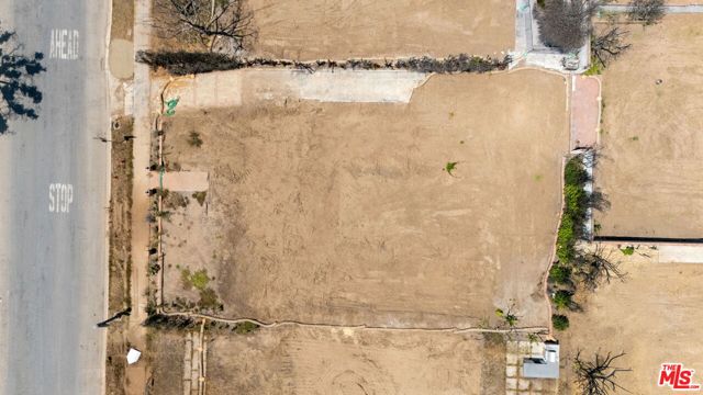 856 Toyopa Drive photo 3