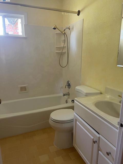 310 Taylor St, Fairfield CA: https://media.crmls.org/mediaz/23542402-a912-4273-a099-7465d5f66289.jpg