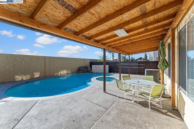 907 MAGGIORE LANE, Manteca CA: https://media.crmls.org/mediaz/235443cb-4ea8-4a85-935a-a93c5d4c7968.jpg