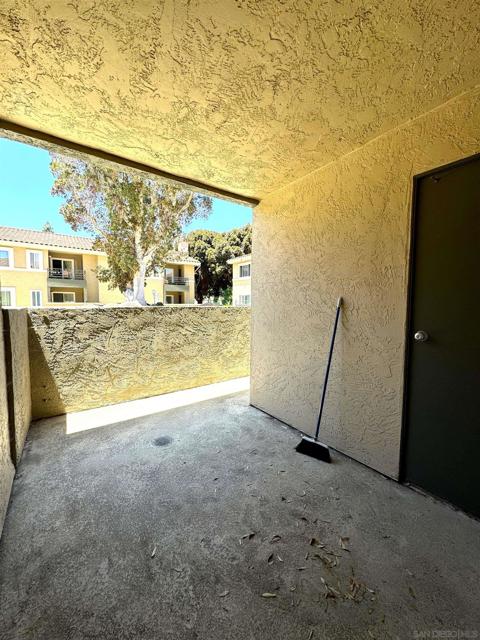 Image 19 of 27 For 7405 Charmant Dr  2417